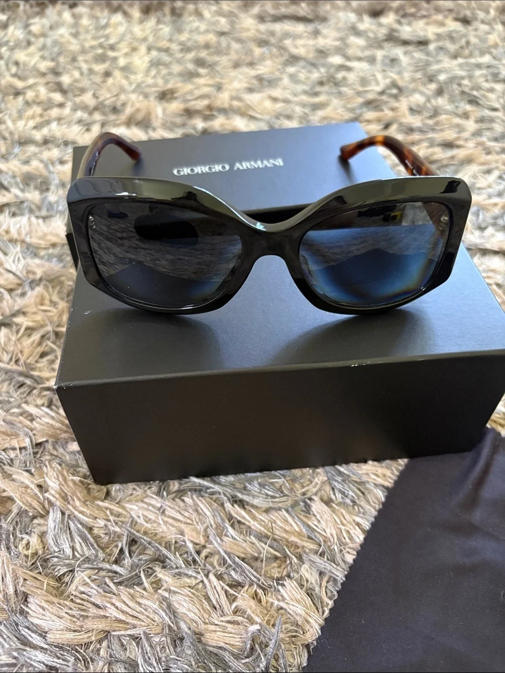 Giorgio Armani AR8002-F Black Tortoise Square Sunglasses Full Set